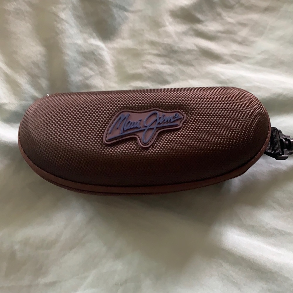 COPY - Medium size Maui Jim sunglasses case.